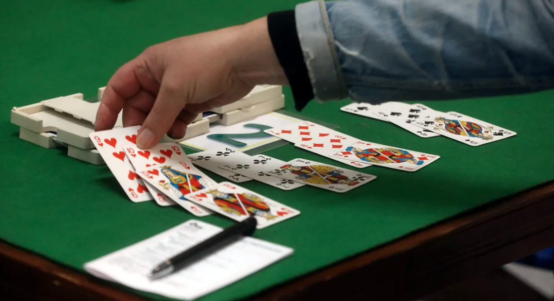 "Ça fait réfléchir la tête" - Un reportage par France Inter sur le Bridge Scolaire