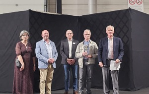 🏆 Félicitations à l'équipe MOUSSEAU qui arrive première de D3A aux Interclubs de Bridge de Cholet !
🍀 Un grand bravo à Gino Mousseau, Pierre Beneville, Marie Madelaine Defois, Auguste Bousquet et Jean François Marconnet.
✨ Bonne chance pour la Finale de Ligue les 1 et 2 juin à Sautron.

© droits réservés