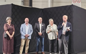 🏆 Félicitations à l'équipe BAUVIN qui arrive première de D4 aux Interclubs de Bridge de Cholet !
🍀 Un grand bravo à Jean Marie Chennebault, Bernard Bureau, Claudie Delanneau et Danièle Vilneuve. 
✨ Bonne chance pour la Finale de Ligue les 1 et 2 juin à Sautron.

© droits réservés